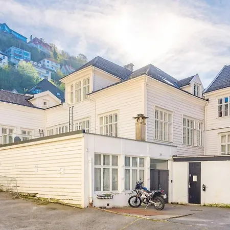 Private Next To Fish Market And Bryggen * 베르겐