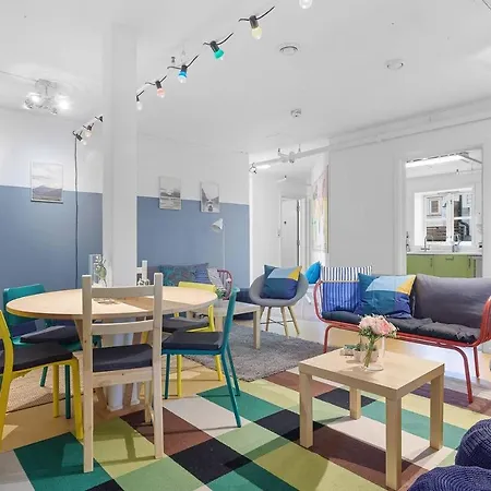 Private Next To Fish Market And Bryggen * Bergen