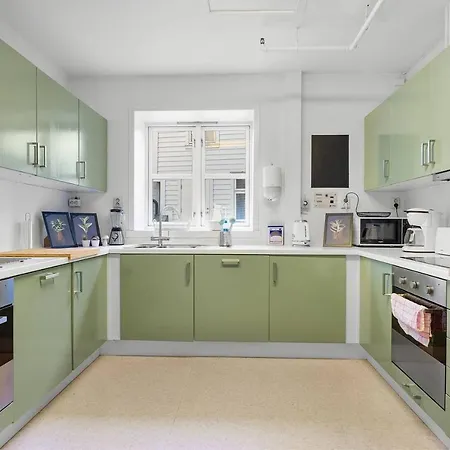 Private Next To Fish Market And Bryggen * 베르겐