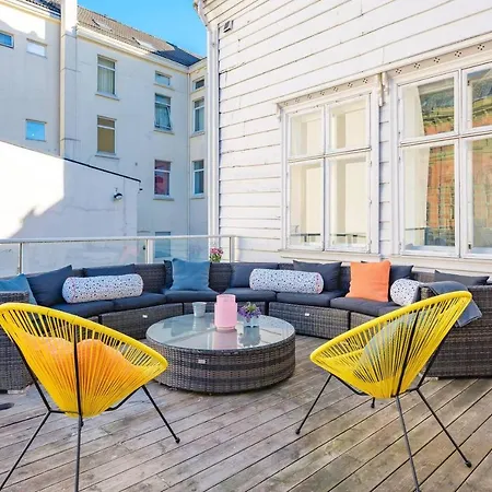 Private Next To Fish Market And Bryggen 베르겐